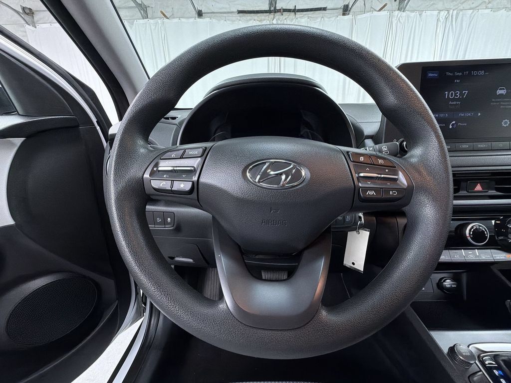 Used 2023 Hyundai Kona SE w/ Cargo Package AWD/4WD image 28
