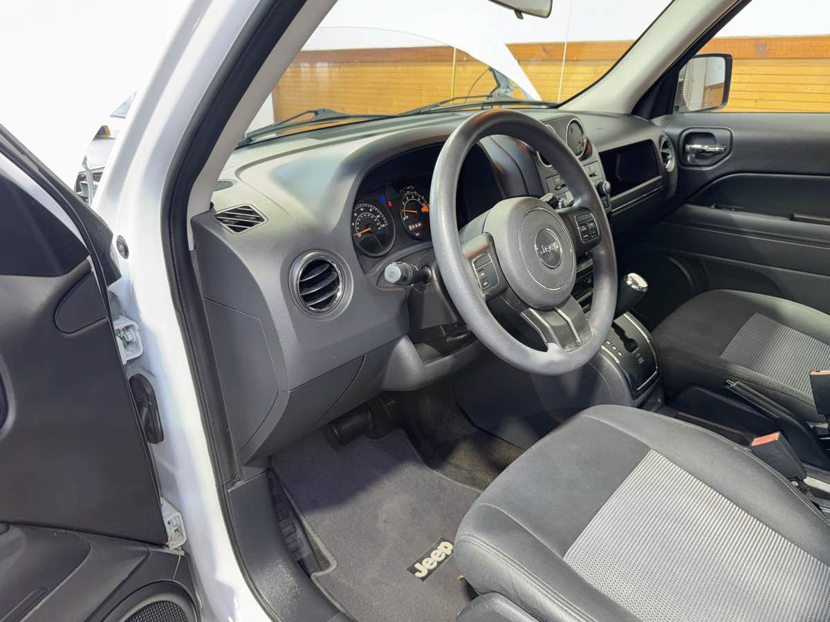 Used 2015 Jeep Patriot Sport w/ Power Value Group FWD image 15