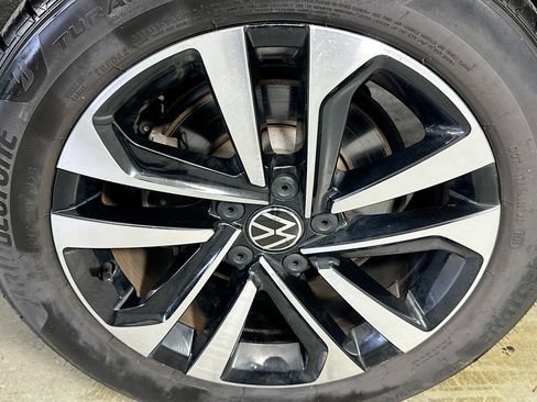 Used 2022 Volkswagen Tiguan S image 29