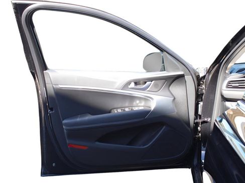 New 2026 Genesis G70 2.5T image 10