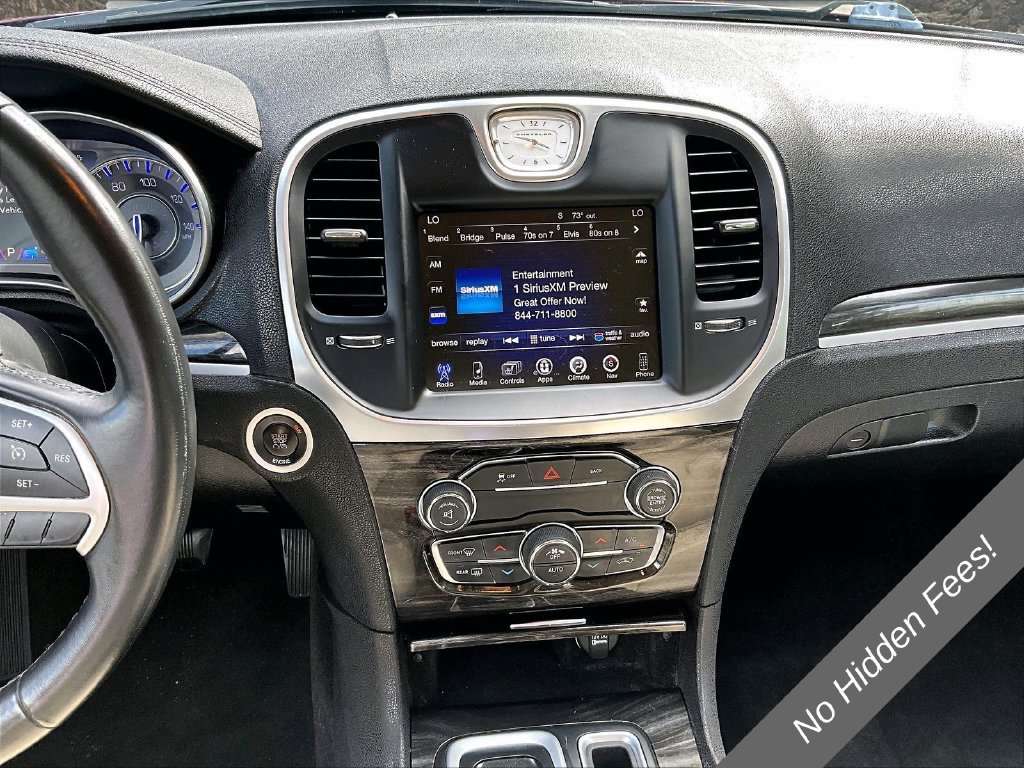 Used 2015 Chrysler 300 Limited RWD image 6
