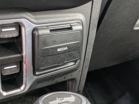 Used 2021 Jeep Wrangler Unlimited Sport image 30