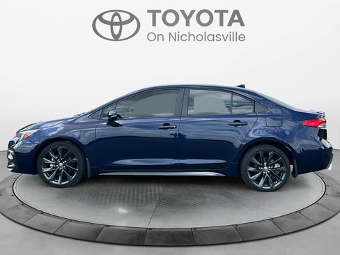Used 2025 Toyota Corolla SE FWD image 2