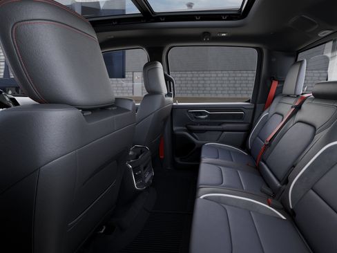 New 2026 RAM 1500 Laramie AWD/4WD image 32
