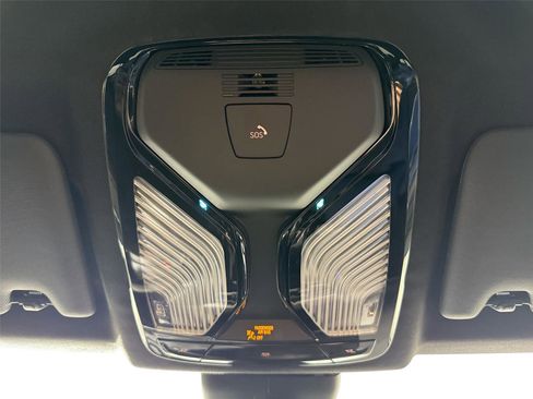 Used 2023 BMW M3 w/ M Carbon Exterior Package RWD image 6