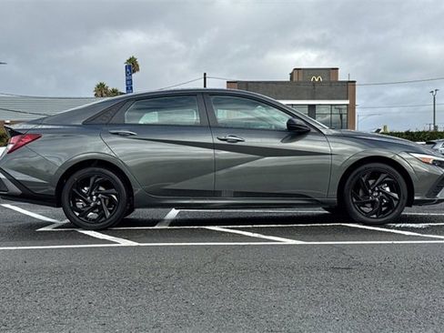 New 2026 Hyundai Elantra Sport image 5