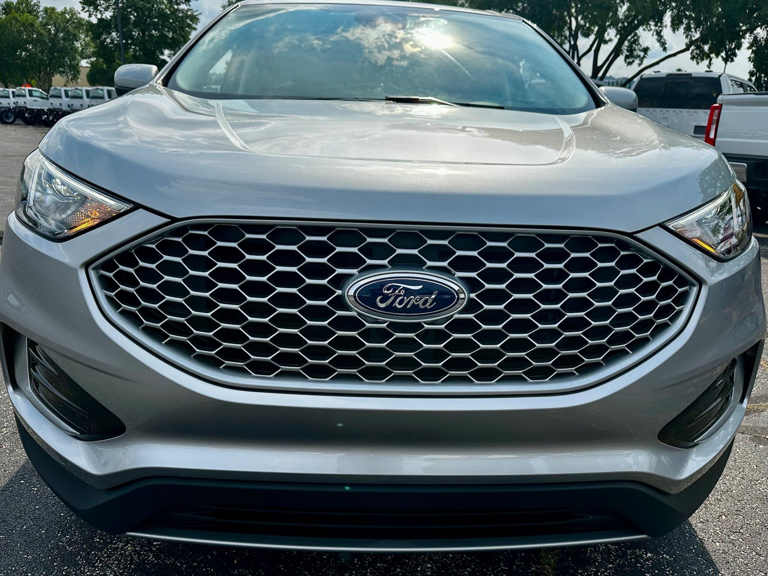 Used 2024 Ford Edge SEL AWD/4WD image 2