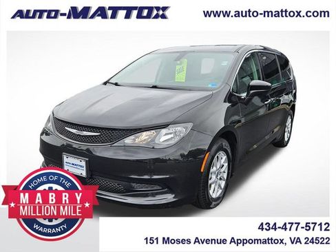 Used 2022 Chrysler Voyager LX FWD image 1