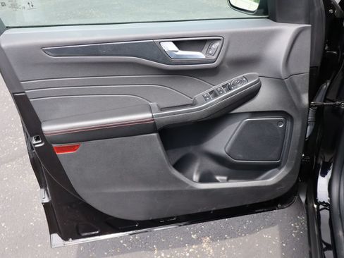 Used 2025 Ford Escape ST-Line FWD image 17