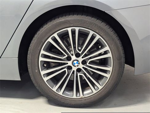Used 2018 BMW 530i xDrive w/ Premium Package image 29