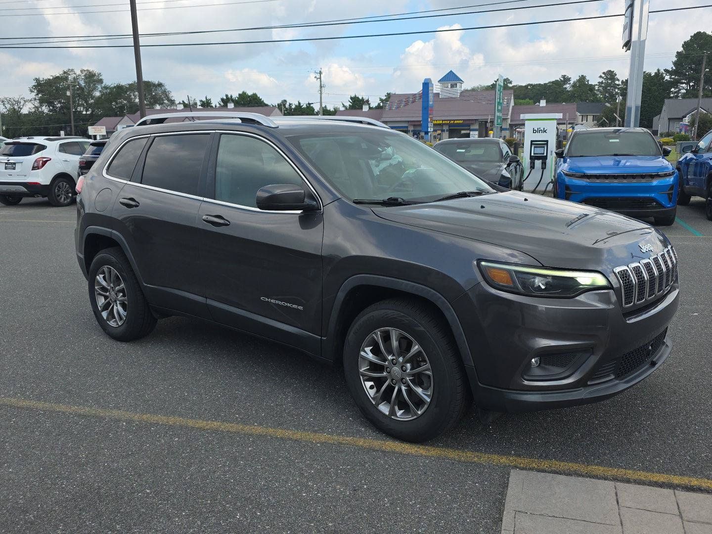Used 2021 Jeep Cherokee Latitude Lux AWD/4WD image 3