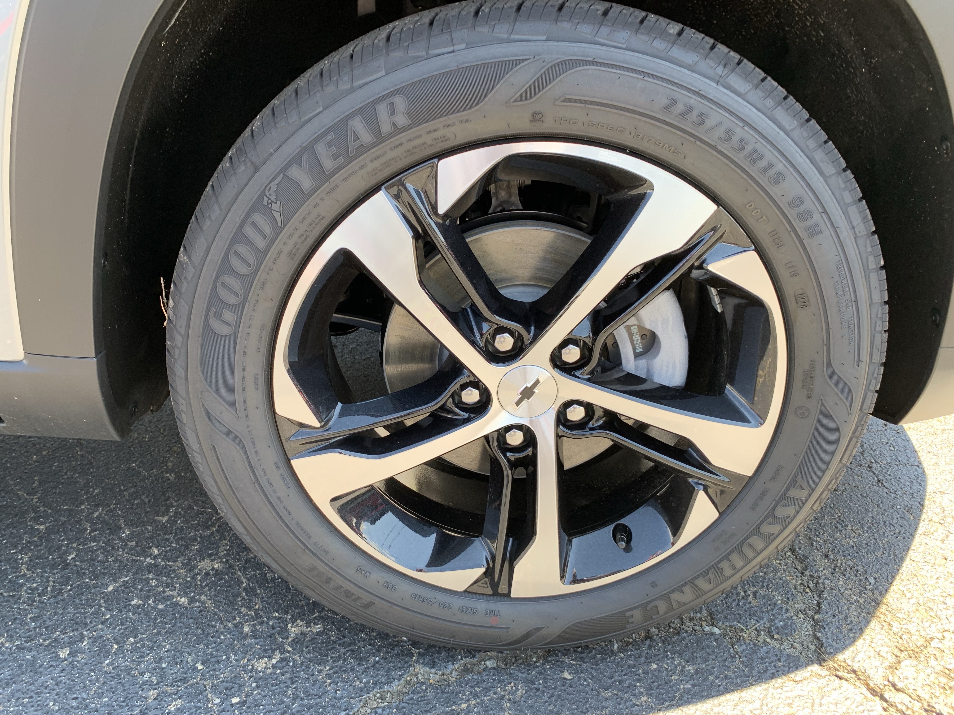 New 2026 Chevrolet Trax RS w/ Sunroof Package FWD image 25