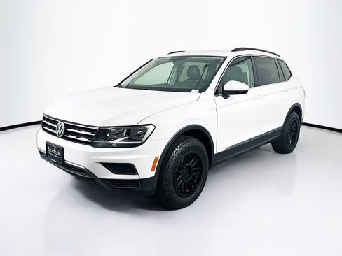 Used 2020 Volkswagen Tiguan SE AWD/4WD image 3