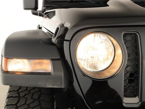 Used 2023 Jeep Gladiator Mojave w/ Cold Weather Group image 30