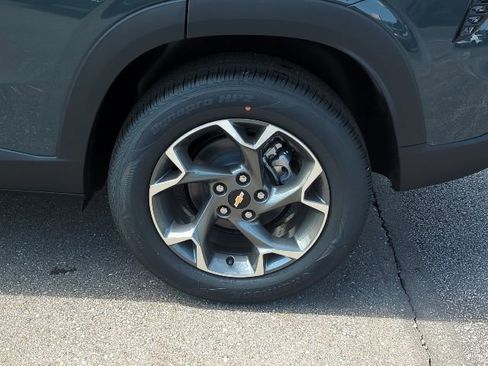 New 2026 Chevrolet Trax LT w/ LT Convenience Package FWD image 28