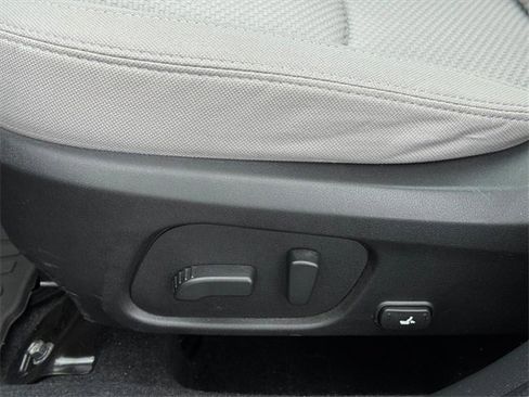 Used 2018 Subaru Forester 2.5i Premium w/ All-Weather Package image 13