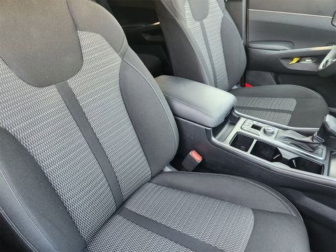 Certified 2025 Kia Sorento LX image 13