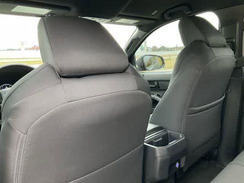 Certified 2025 Toyota Tacoma SR5 image 15