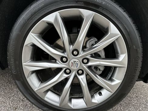 Certified 2025 Buick Encore GX Avenir w/ Avenir Technology Package FWD image 21