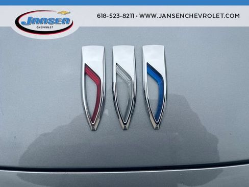 Used 2025 Buick Enclave Preferred AWD/4WD image 31