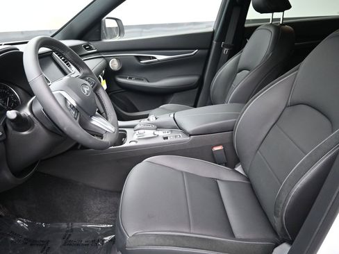 New 2025 INFINITI QX50 Sport image 13