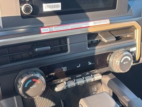 New 2025 Toyota Tacoma TRD Off-Road AWD/4WD image 21