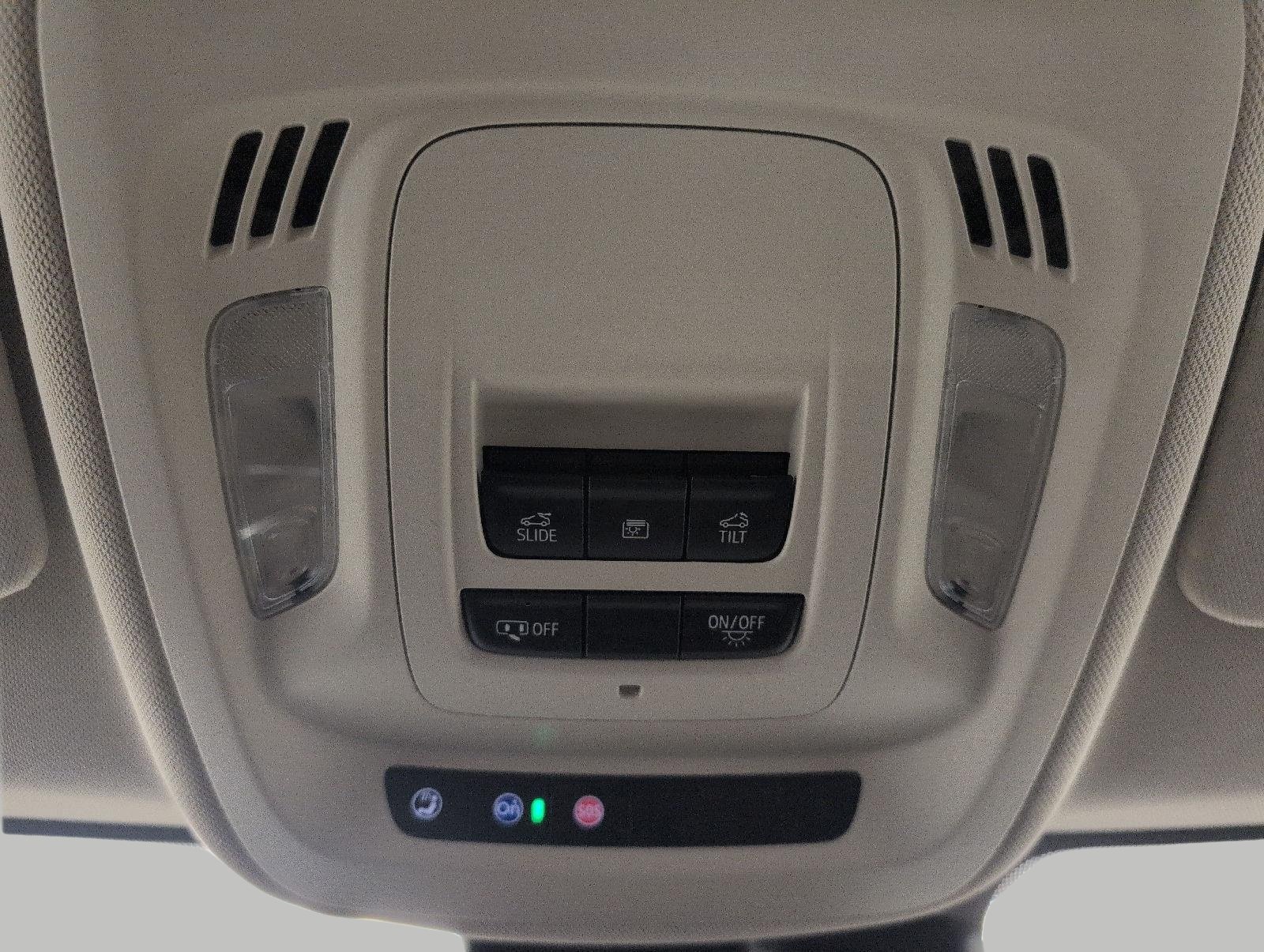 Used 2023 Buick Envision Essence w/ Sport Touring Package AWD/4WD image 18