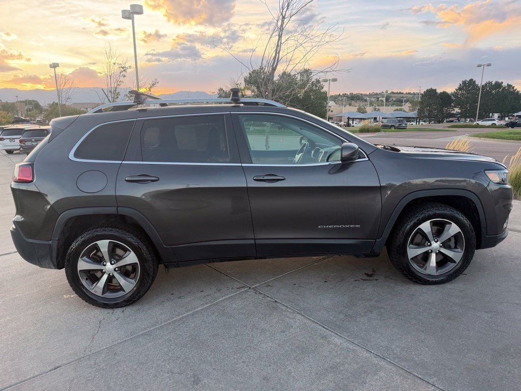 Used 2019 Jeep Cherokee Limited AWD/4WD image 8