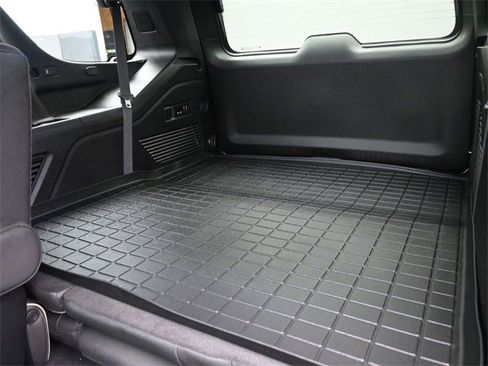 Used 2023 Chevrolet Tahoe Premier image 14