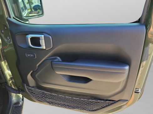 Used 2021 Jeep Gladiator Sport image 28