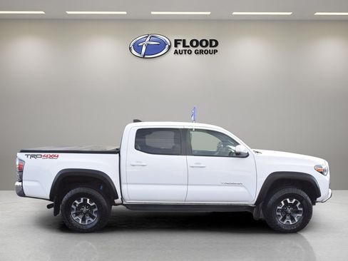 Used 2022 Toyota Tacoma TRD Off-Road AWD/4WD image 3