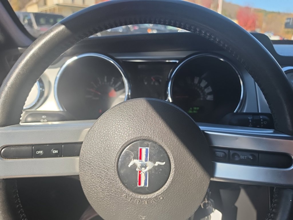 Used 2006 Ford Mustang GT RWD image 16
