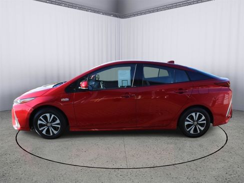 Used 2018 Toyota Prius Prime Plus image 5