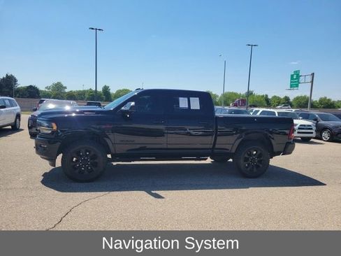 Used 2022 RAM 2500 Limited AWD/4WD image 3