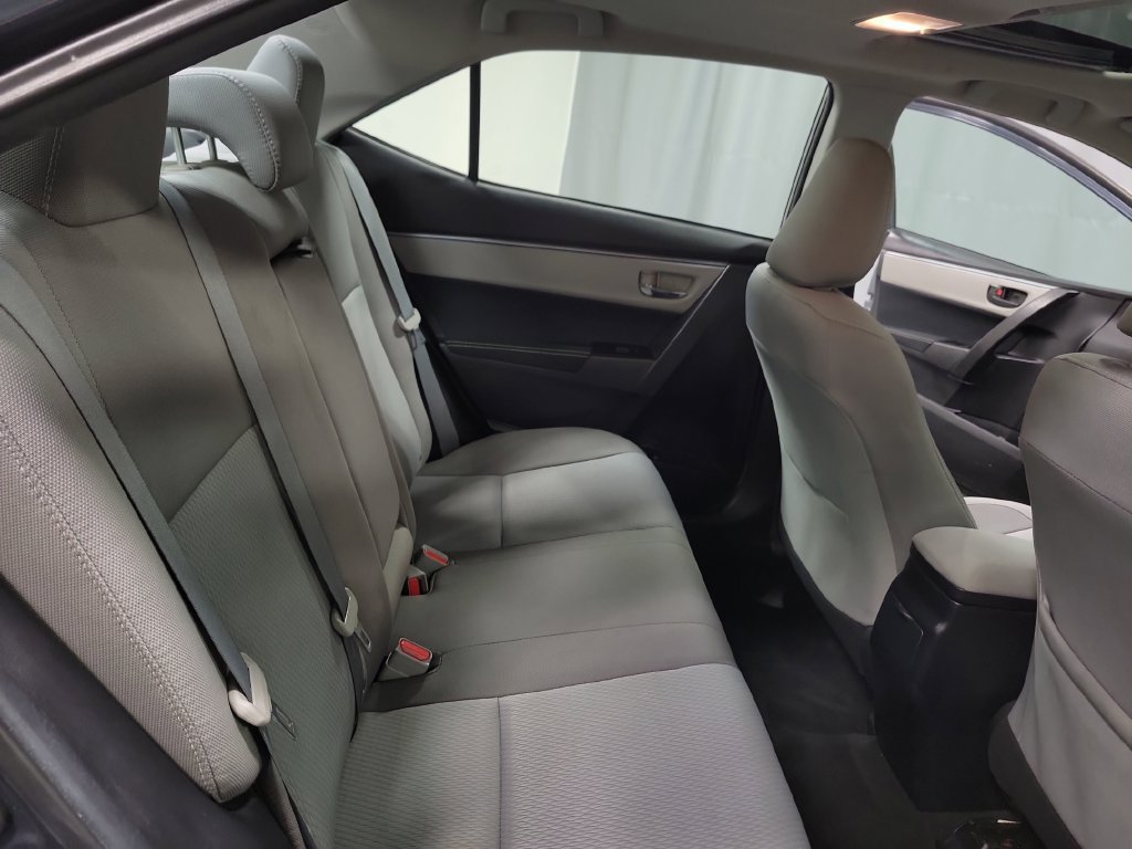 Used 2015 Toyota Corolla LE FWD image 30