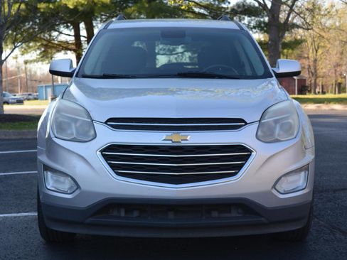 Used 2017 Chevrolet Equinox LT w/ Convenience Package image 2