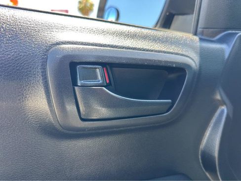 Used 2020 Toyota Tacoma SR RWD image 33