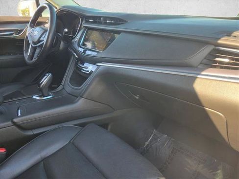 Used 2017 Cadillac XT5 Luxury w/ Driver Awareness Package image 22