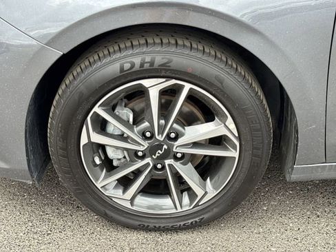 Used 2024 Kia Forte LXS FWD image 17