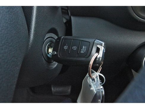 Used 2026 Hyundai Venue SE FWD image 21