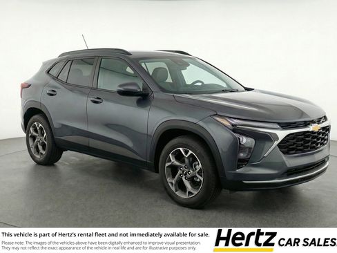 Used 2025 Chevrolet Trax LT w/ LT Convenience Package FWD image 1