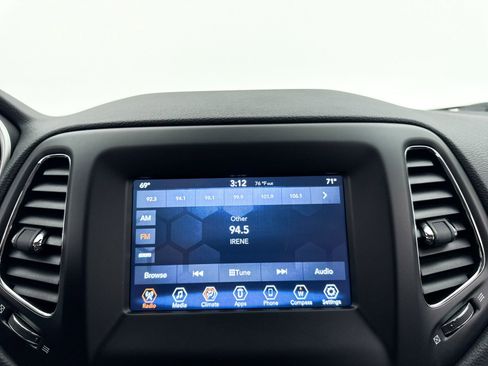 Used 2019 Jeep Compass Sport w/ Tech Group FWD image 5