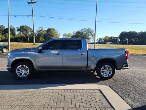 Used 2024 Chevrolet Silverado 1500 LTZ image 2