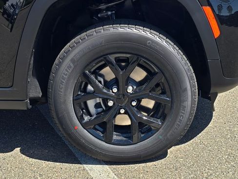 New 2026 Jeep Grand Cherokee L 4WD image 32