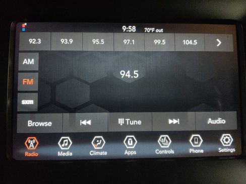 Used 2020 Jeep Cherokee Latitude Plus w/ Cold Weather Group image 25