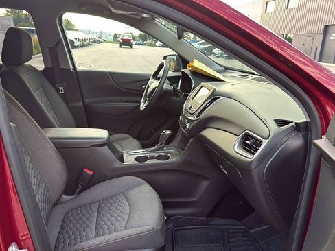 Used 2021 Chevrolet Equinox LT AWD/4WD image 12