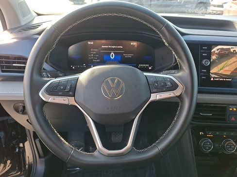 Used 2024 Volkswagen Taos SE image 20