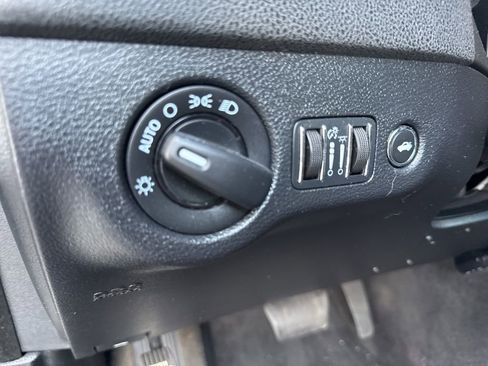 Used 2016 Dodge Charger SE w/ Power Sunroof Group image 18