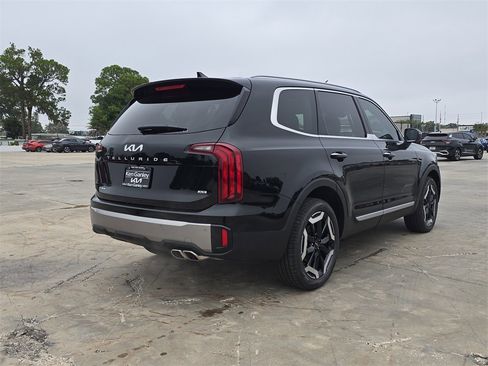New 2025 Kia Telluride S image 8