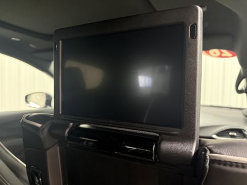 New 2026 Chrysler Pacifica Limited w/ Uconnect Theater Family Group image 12